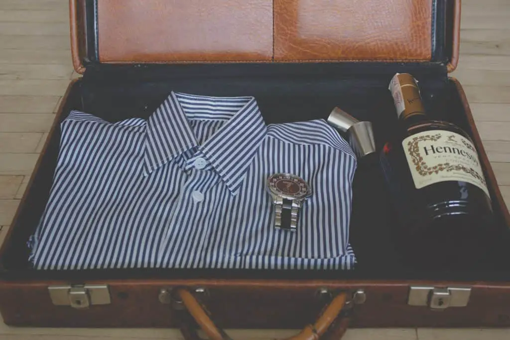how to fold dress shirt for travel